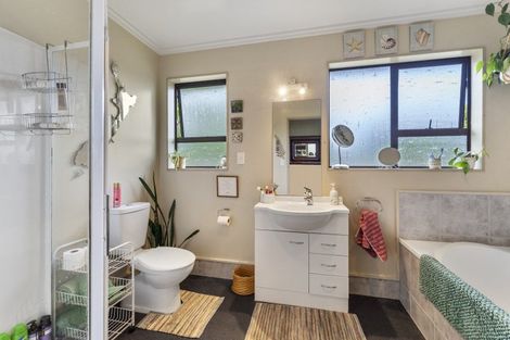 Photo of property in 18 Bell Street, Otaki, 5512