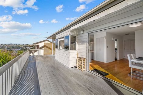 Photo of property in 1/37 Woodlands Crescent, Browns Bay, Auckland, 0630