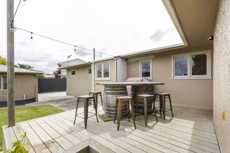 Photo of property in 24 Paisley Street, Mellons Bay, Auckland, 2014