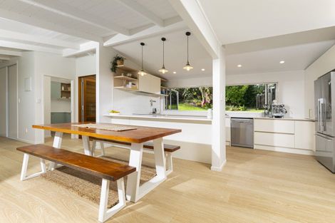 Photo of property in 5 Ngatira Road, Muriwai, Waimauku, 0881