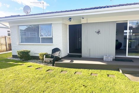 Photo of property in 1/126 Clevedon Road, Papakura, 2110