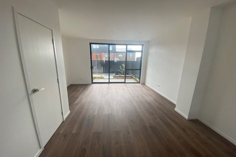 Photo of property in 19 Kotuitui Street, Manukau, Auckland, 2104