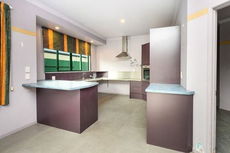 Photo of property in 8 Fernlea Avenue, Kelvin Grove, Palmerston North, 4414