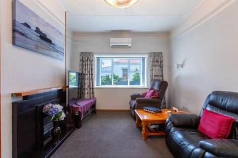 Photo of property in 37 Fox Street, Woodville, 4920