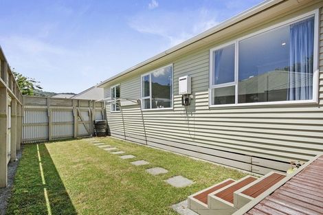 Photo of property in 5 Best Street, Wainuiomata, Lower Hutt, 5014