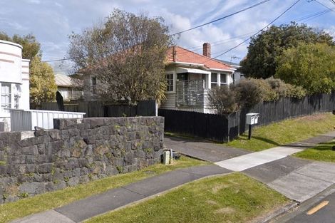 Photo of property in 140 Titirangi Road, New Lynn, Auckland, 0600