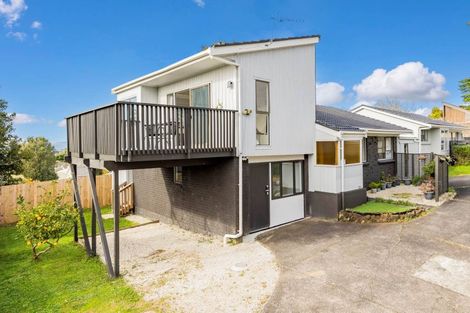Photo of property in 1/307a Wairau Road, Totara Vale, Auckland, 0627