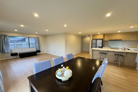 Photo of property in 37 Clover Drive, Henderson, Auckland, 0610