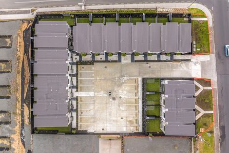 Photo of property in 2/48 Moire Road, Massey, Auckland, 0614