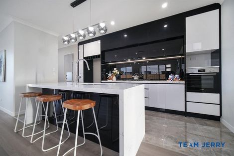 Photo of property in 21 Knockanara Drive, Flat Bush, Auckland, 2019