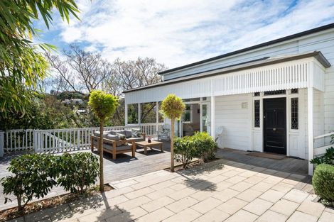 Photo of property in 12 Hadfield Terrace, Bluff Hill, Napier, 4110