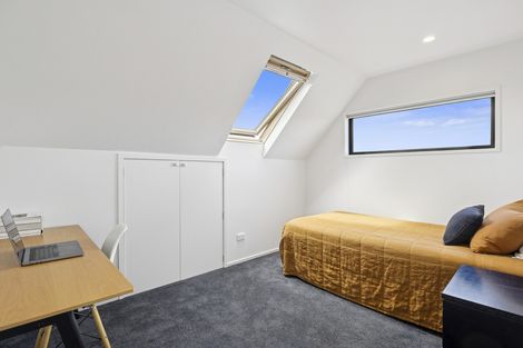 Photo of property in 18 Estuary Crescent, Fairfield, Dunedin, 9018
