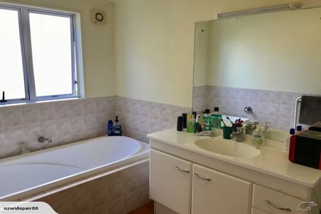 Photo of property in 40b Walton Street, Red Beach, 0932