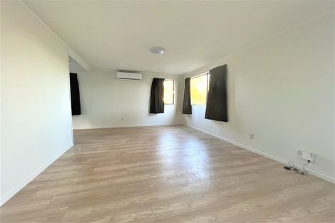 Photo of property in 21 Rehia Road, Massey, Auckland, 0614