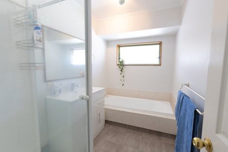 Photo of property in 3 Montague Way, Taradale, Napier, 4112