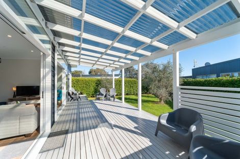 Photo of property in 32 Burgundy Drive, Martinborough, 5711