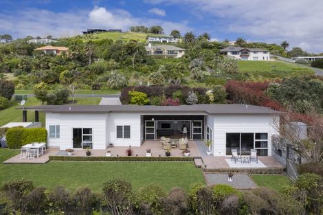 Photo of property in 33r Oceana Drive, Welcome Bay, Tauranga, 3175