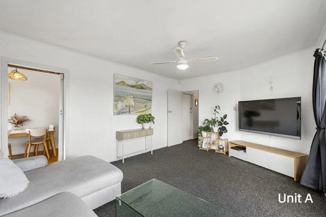Photo of property in 22a Tramway Road, Beach Haven, Auckland, 0626