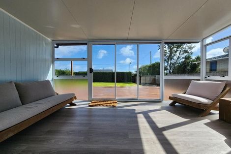 Photo of property in 8 Hussey Street, Oakura, 4314