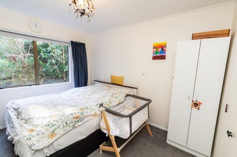 Photo of property in 6 Sasanqua Way, Crofton Downs, Wellington, 6035