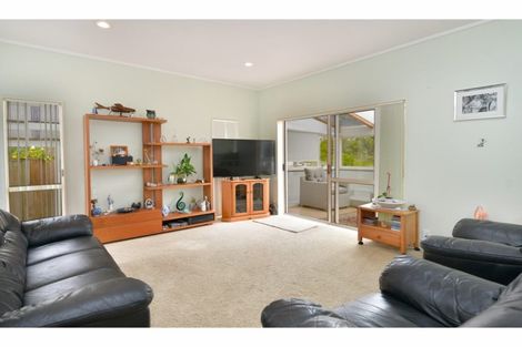 Photo of property in 14 Nickell Place, Orewa, 0931