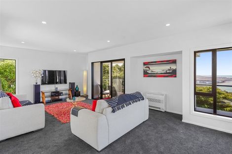 Photo of property in 2/11 Belleview Terrace, Mount Pleasant, Christchurch, 8081
