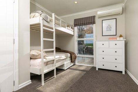 Photo of property in 49 Compton Street, Hillcrest, Auckland, 0627