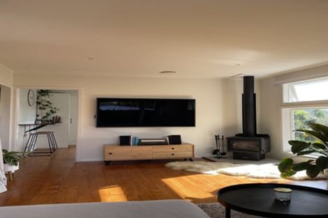 Photo of property in 669 South Titirangi Road, Titirangi, Auckland, 0604
