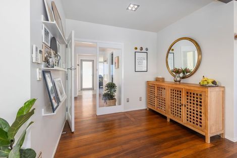 Photo of property in 86 Seaview Road, Paraparaumu Beach, Paraparaumu, 5032