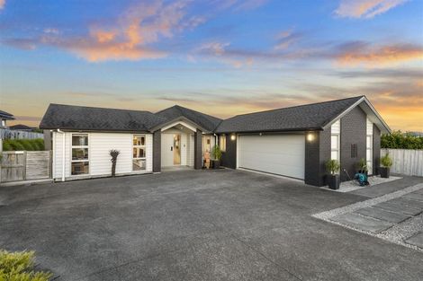 Photo of property in 11 Lam Terrace, Riverhead, 0820