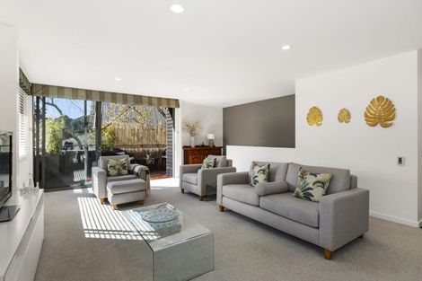 Photo of property in 35a Ngaio Road, Kelburn, Wellington, 6012