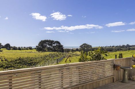 Photo of property in 2/13 Chatswood Grove, Fitzroy, New Plymouth, 4312