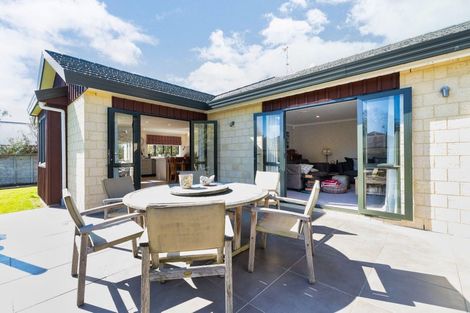 Photo of property in 6 Burnfield Way, Levin, 5510