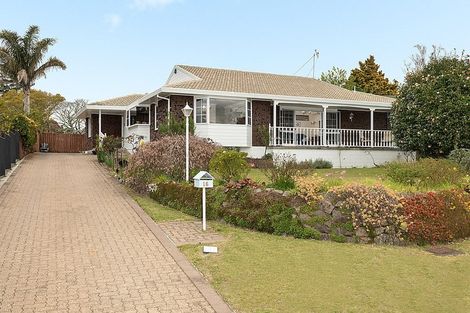 Photo of property in 16 Randell Place, Te Puke, 3119