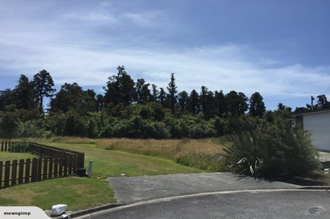 Photo of property in 19 Nyhon Place, Haast, 7886