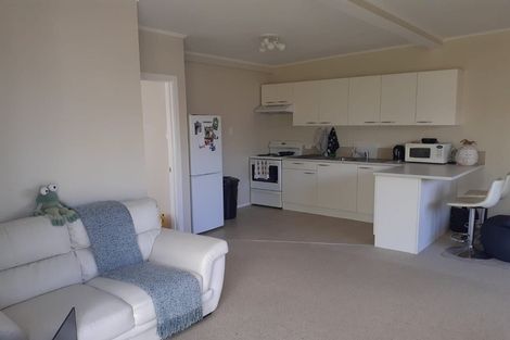 Photo of property in 2/27 Neptune Avenue, Beach Haven, Auckland, 0626