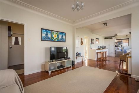 Photo of property in 63 Hutchinson Avenue, New Lynn, Auckland, 0600