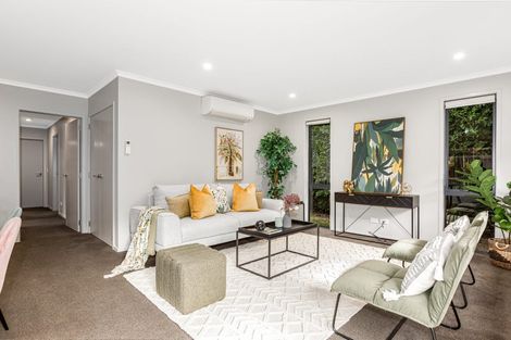 Photo of property in 31 Mooring Close, Whitby, Porirua, 5024