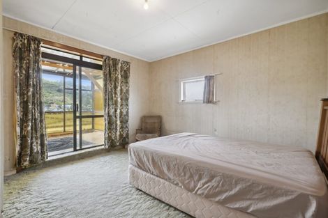 Photo of property in 2 Eden Street, Island Bay, Wellington, 6023