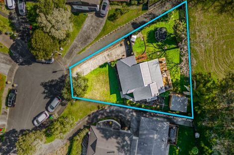 Photo of property in 7 Mahuta Grove, Northcote, Auckland, 0627