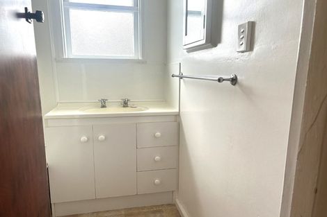 Photo of property in 1 Avon Terrace, Roslyn, Palmerston North, 4414