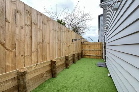 Photo of property in 8e Woburn Street, Mangere East, Auckland, 2024