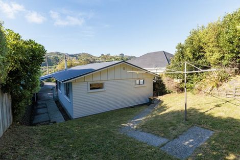Photo of property in 15 Collier Avenue, Karori, Wellington, 6012