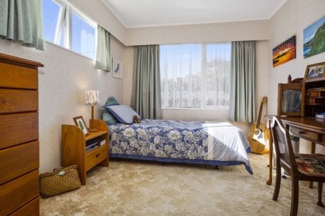 Photo of property in 55 Saint Johns Terrace, Tawa, Wellington, 5028