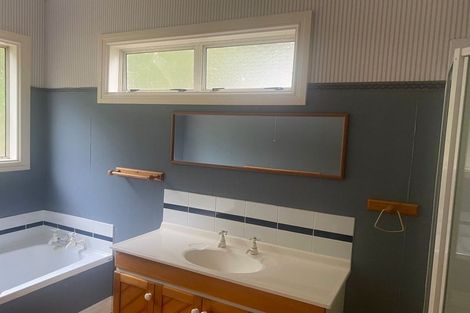 Photo of property in 82 Halcombe Road, Feilding, 4775