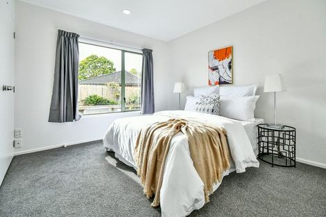 Photo of property in 7a Carnoustie Drive, Wattle Downs, Auckland, 2103