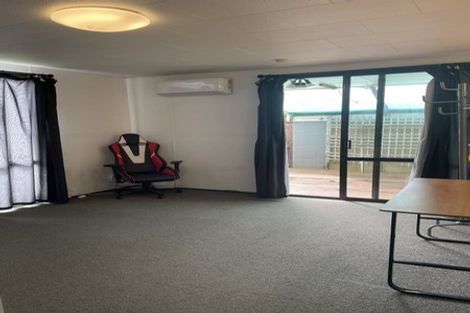 Photo of property in 46 Philomel Crescent, Bayswater, Auckland, 0622
