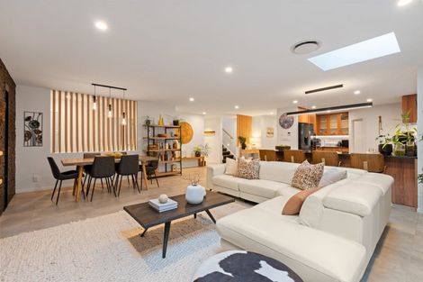 Photo of property in 5 Riroriro Close, Crofton Downs, Wellington, 6035