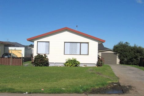 Photo of property in 16 Jack Farrell Place, Papakura, 2110