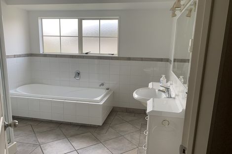 Photo of property in 13 Moss Crescent, Takanini, 2112